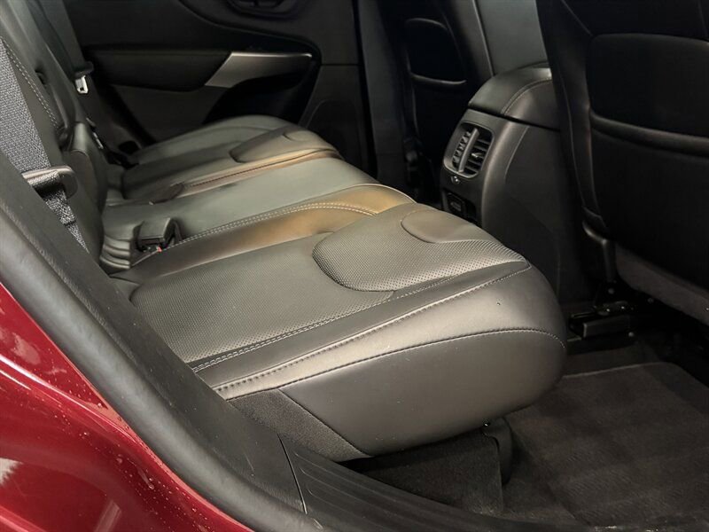 Used 2019 Jeep Cherokee High Altitude image 20