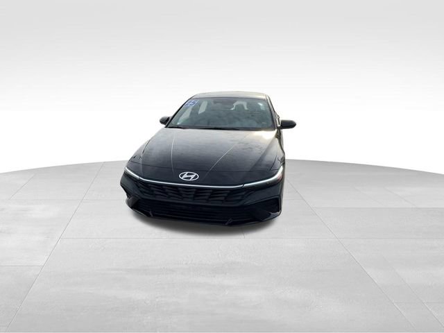 Used 2025 Hyundai Elantra SEL video 3