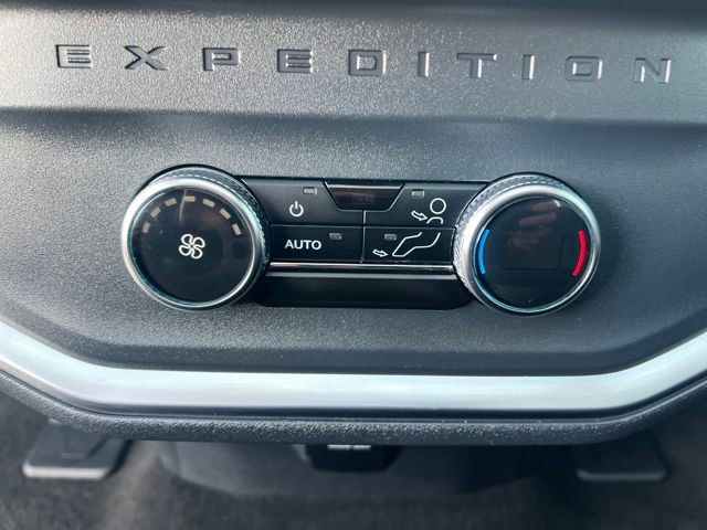 Used 2025 Ford Expedition Active AWD/4WD image 20