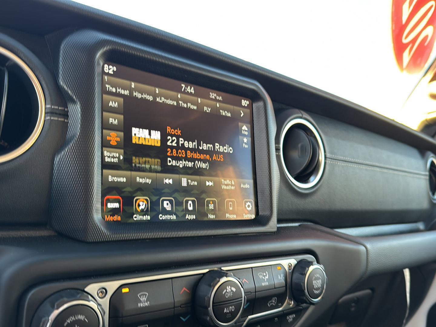 Used 2022 Jeep Gladiator Overland w/ Popular Equipment Package image 21