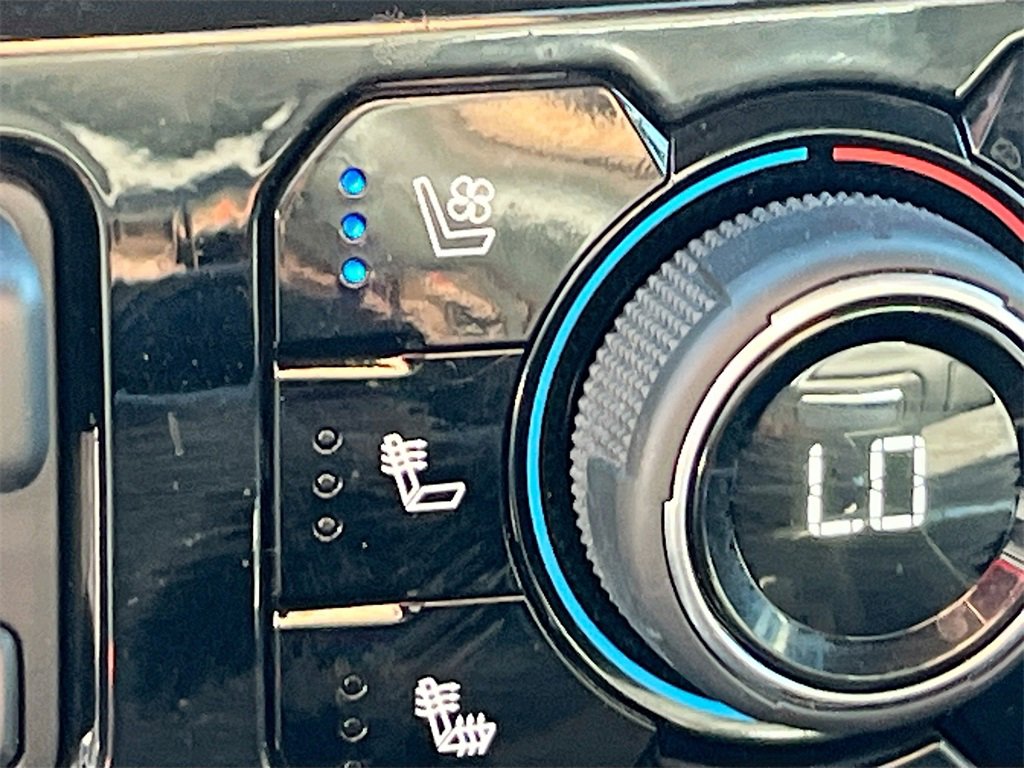 Used 2024 Chevrolet Silverado 1500 LTZ w/ LTZ Premium Package image 21