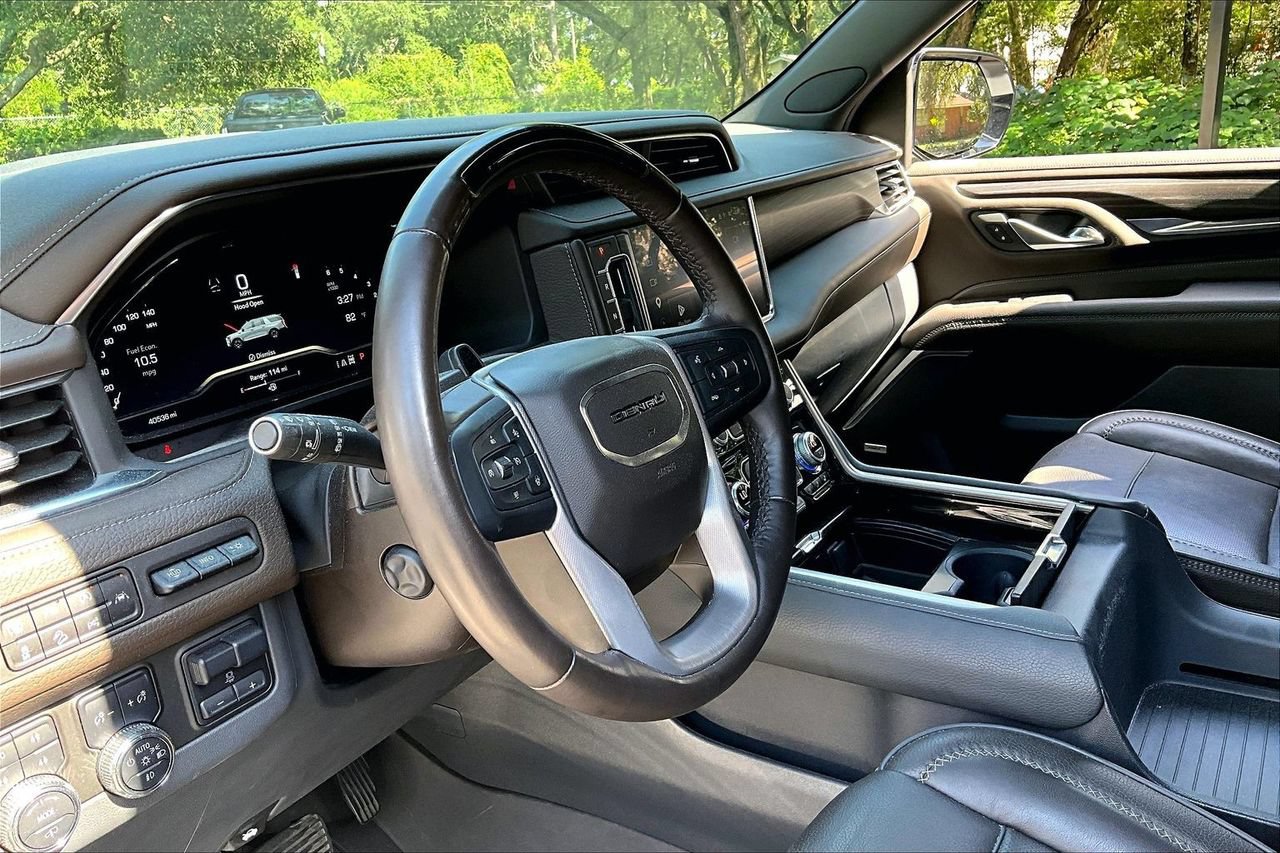 Used 2023 GMC Yukon Denali w/ Denali Reserve Package AWD/4WD image 14