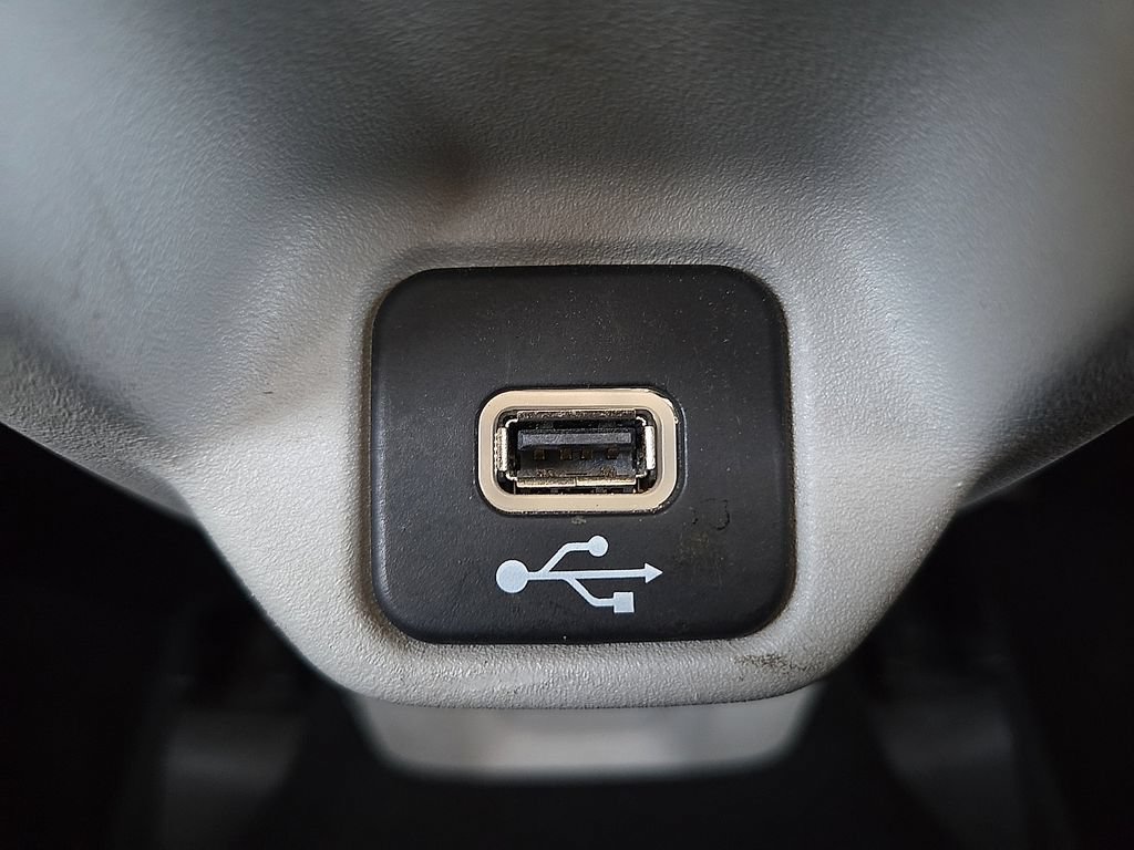 Used 2019 Jeep Renegade Latitude FWD image 11