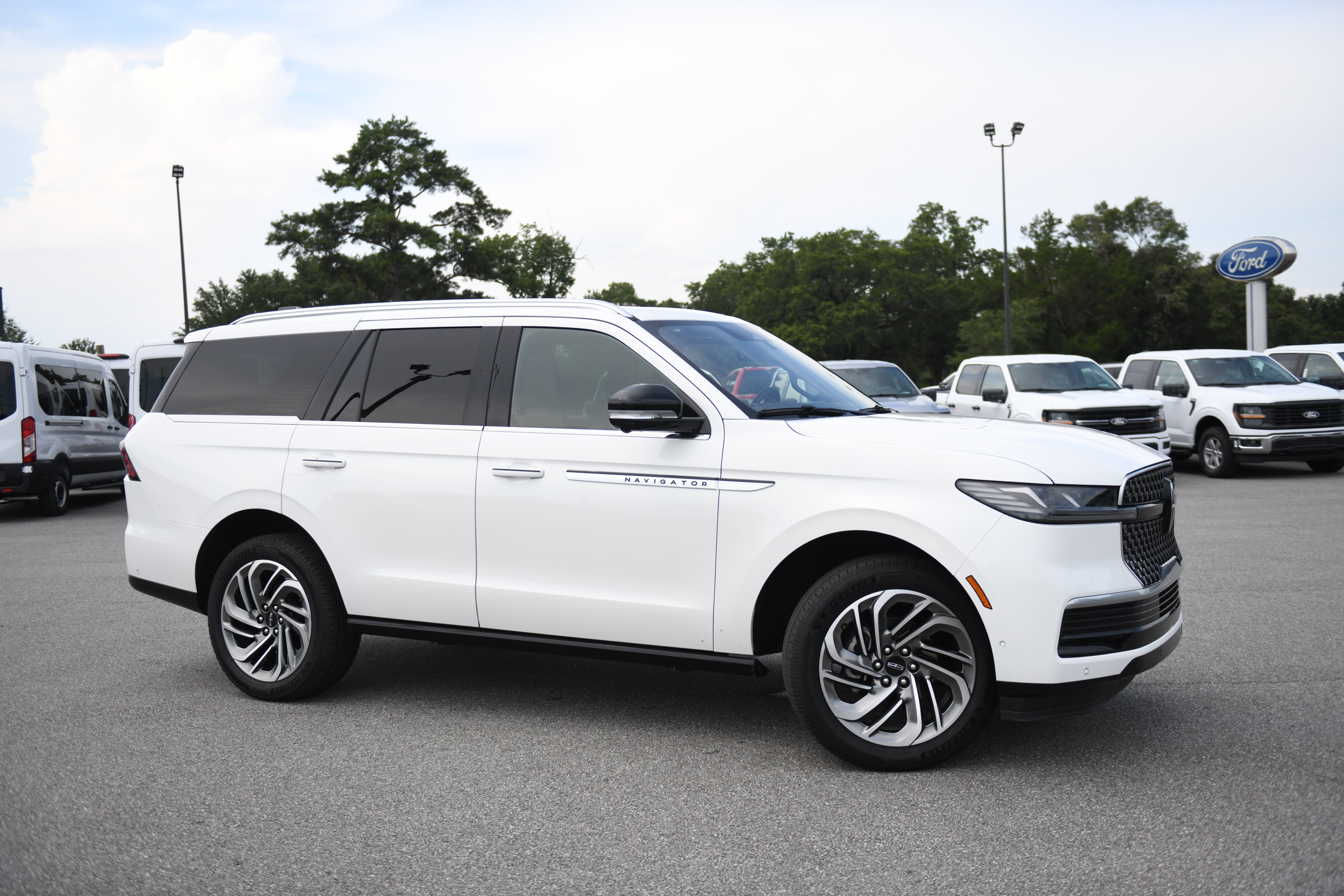 Used 2025 Lincoln Navigator Reserve AWD/4WD video 1