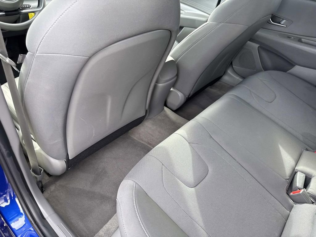 Used 2023 Hyundai Elantra SE image 14