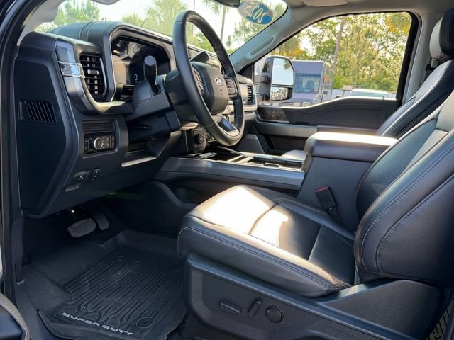 Certified 2025 Ford F250 Lariat w/ Black Appearance Package AWD/4WD image 8