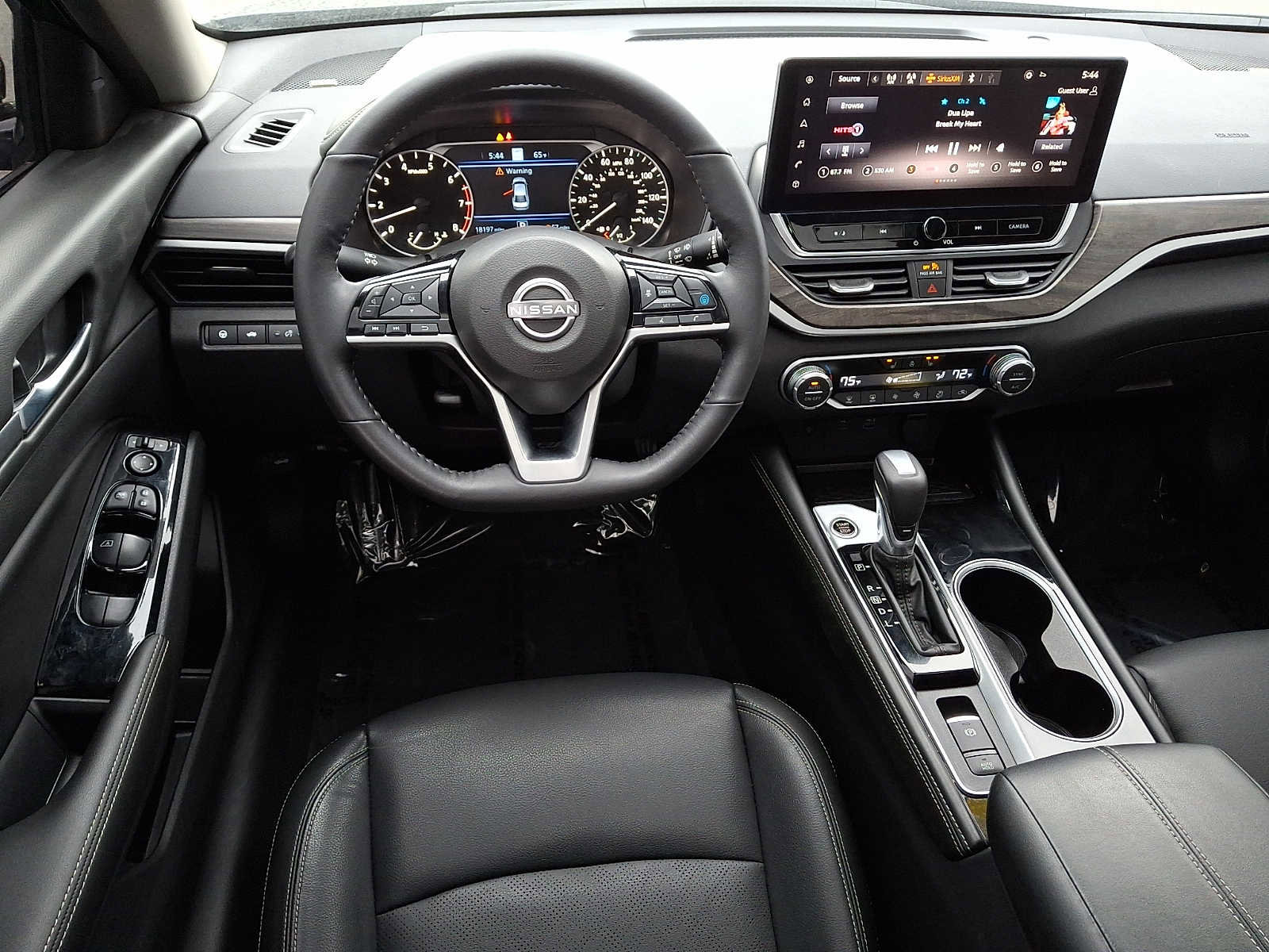 Used 2024 Nissan Altima 2.5 SL FWD image 11