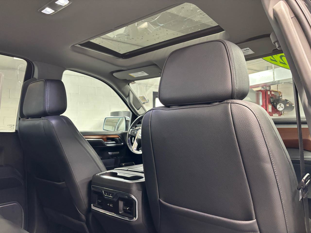 Used 2022 GMC Sierra 1500 Denali w/ Denali Reserve Package AWD/4WD image 25