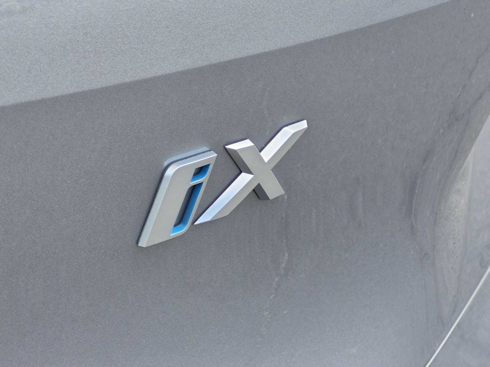Used 2024 BMW iX xDrive50 w/ Sport Package AWD/4WD image 13