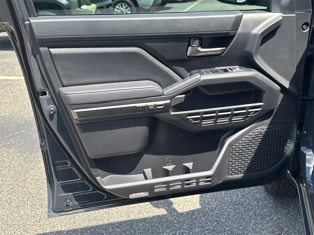 New 2025 Toyota Tacoma TRD Off-Road image 10