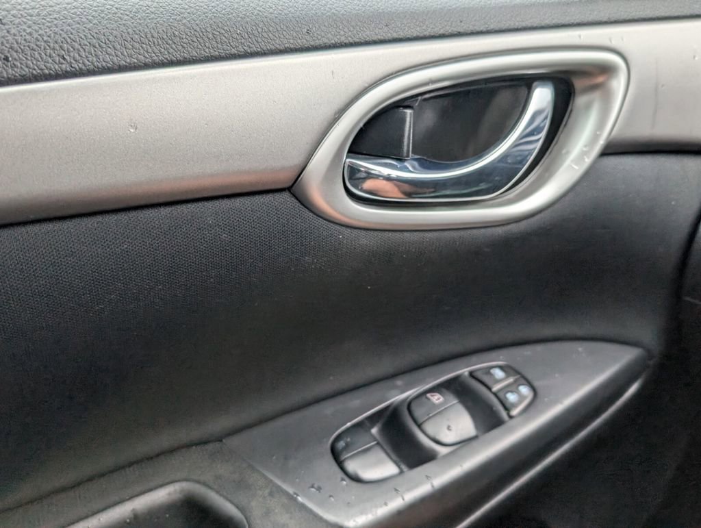 Used 2015 Nissan Sentra SV image 27