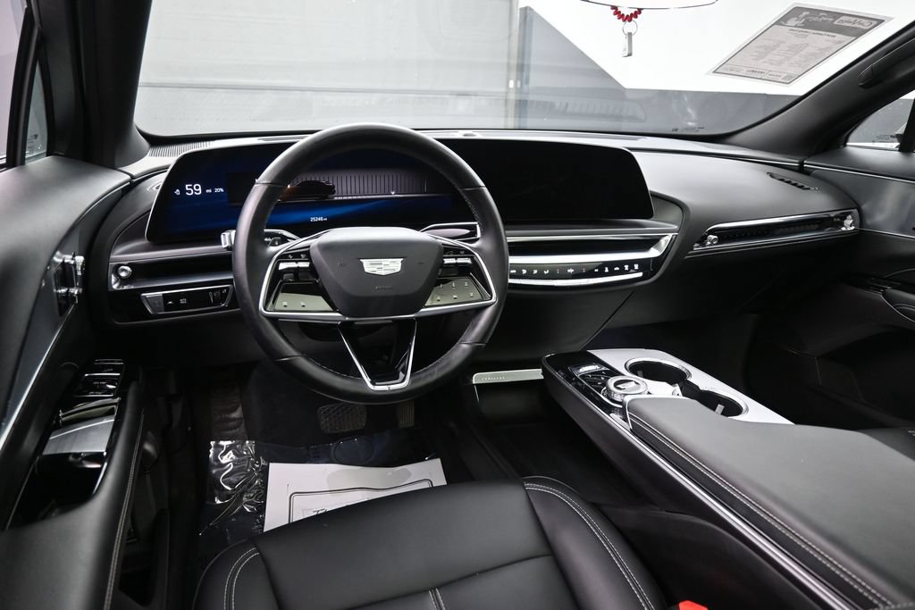 Used 2024 Cadillac Lyriq Tech w/ Driver Assist Package AWD/4WD image 28