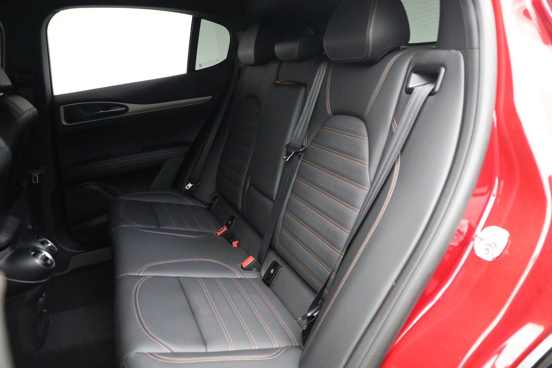 New 2025 Alfa Romeo Stelvio Sprint image 17