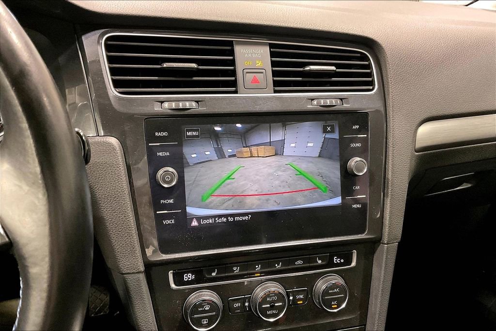 Used 2019 Volkswagen e-Golf SE w/ Driver Assistance Package FWD image 14