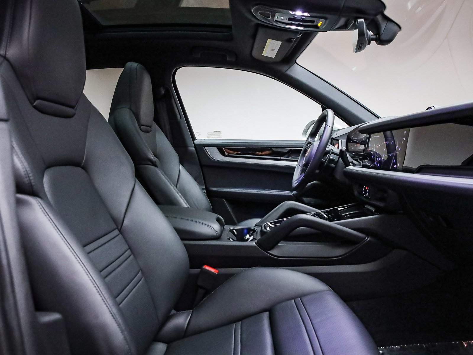 Used 2025 Porsche Cayenne E-Hybrid image 22