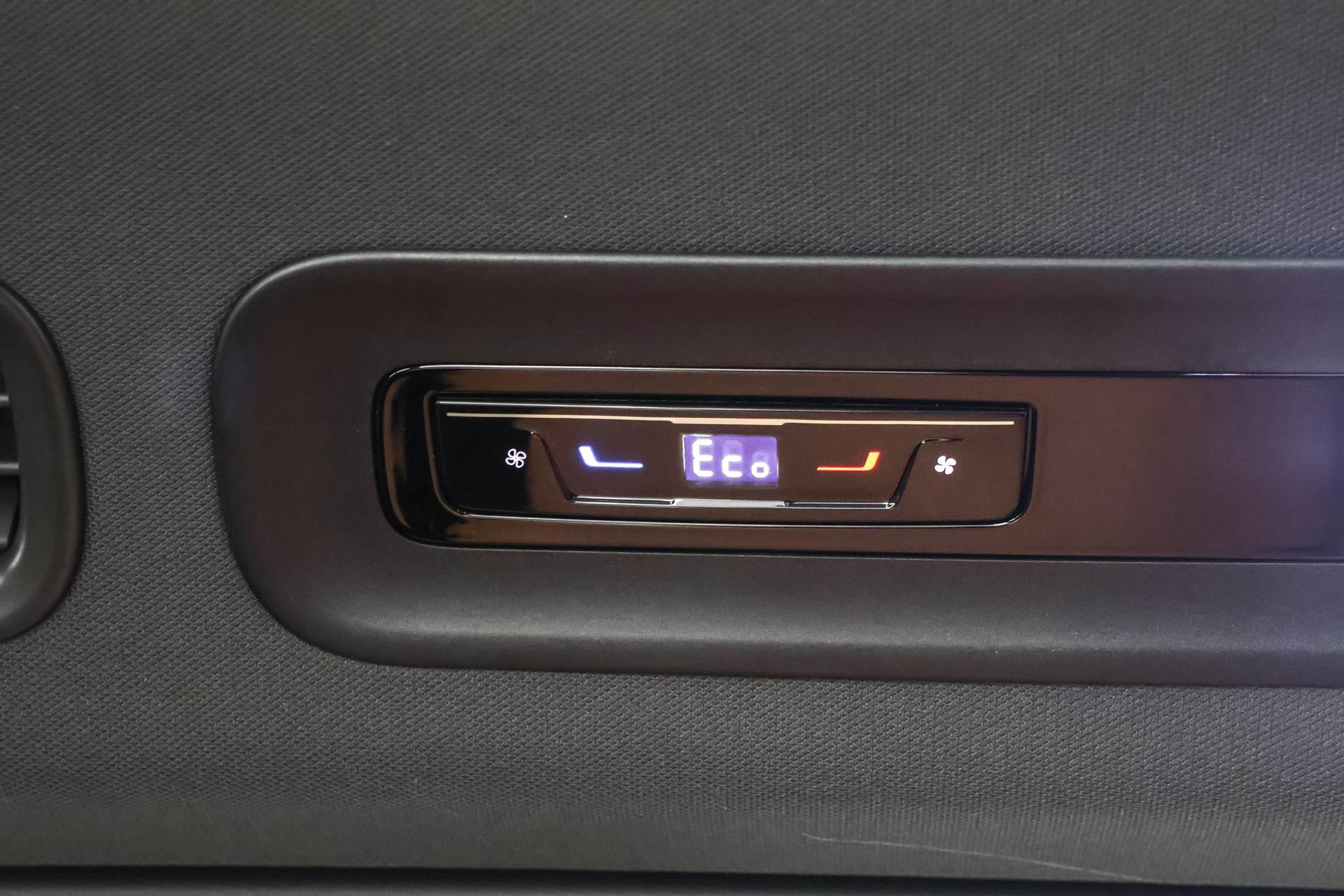 New 2025 Volkswagen ID. Buzz Pro S Plus image 39