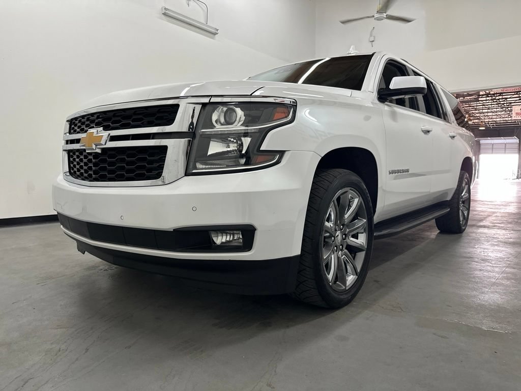 Used 2020 Chevrolet Suburban LT w/ Luxury Package RWD image 25