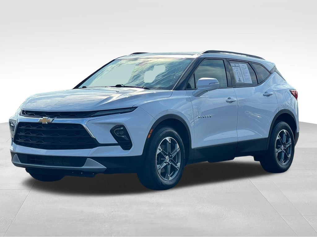 Used 2024 Chevrolet Blazer LT AWD/4WD image 3