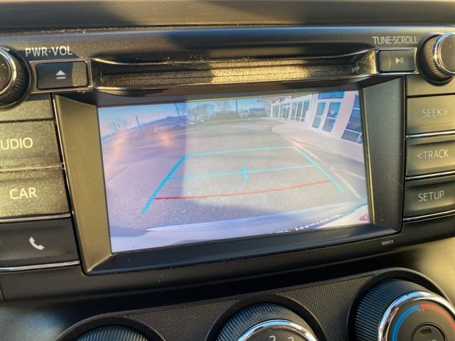 Used 2018 Toyota RAV4 LE image 18