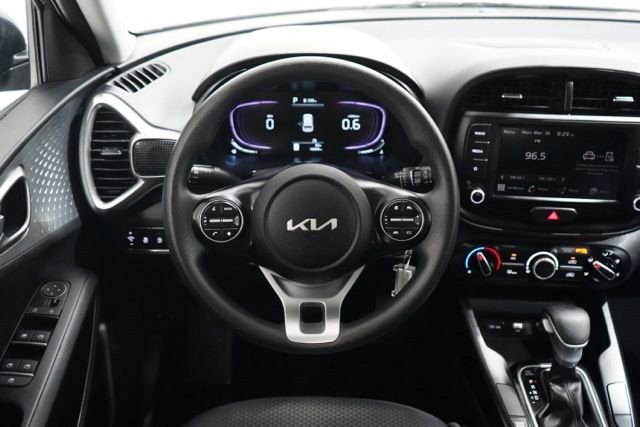 Used 2025 Kia Soul LX w/ LX Technology Package image 15