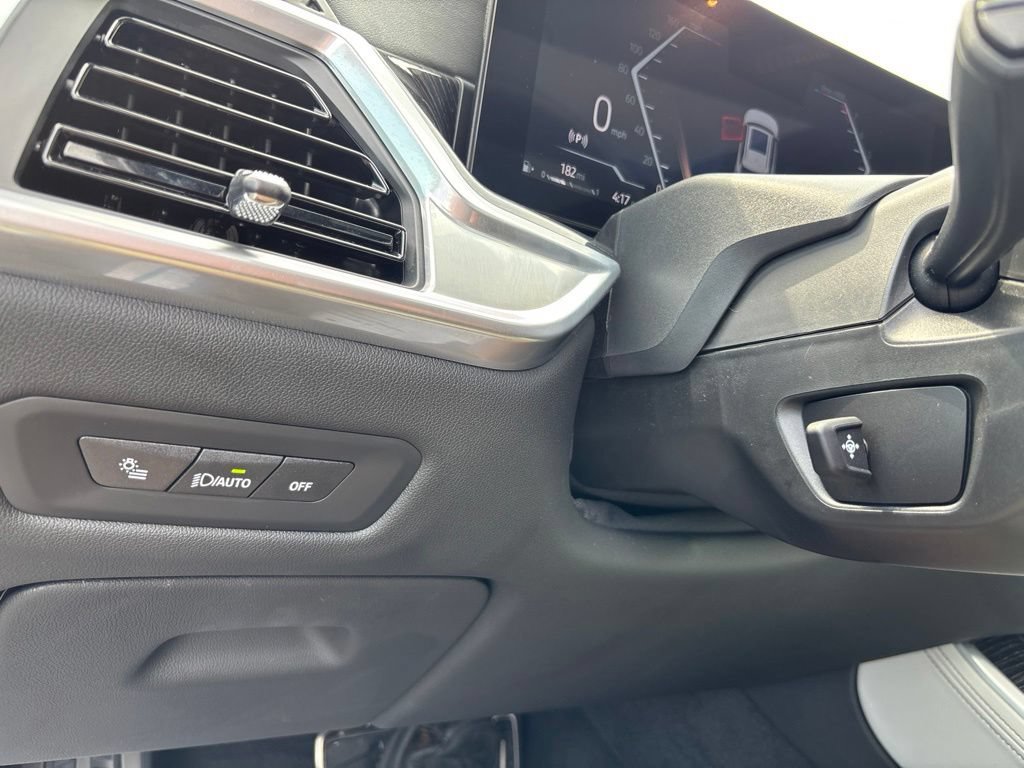 Used 2024 BMW X5 xDrive40i w/ M Sport Package AWD/4WD image 25