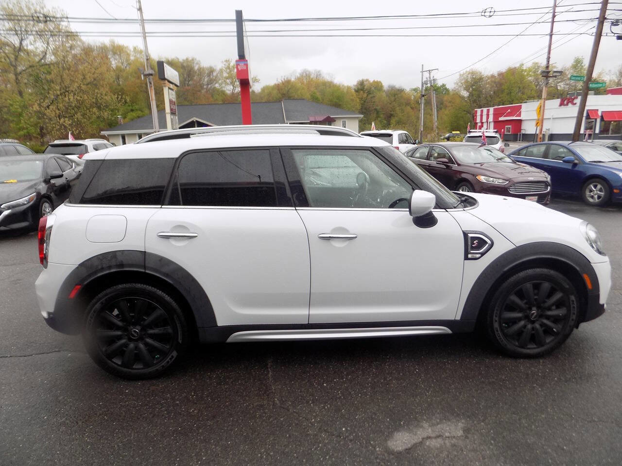 Used 2020 MINI Cooper Countryman S w/ Storage Package FWD image 3