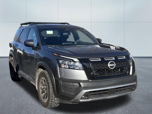 Used 2025 Nissan Pathfinder Rock Creek image 2