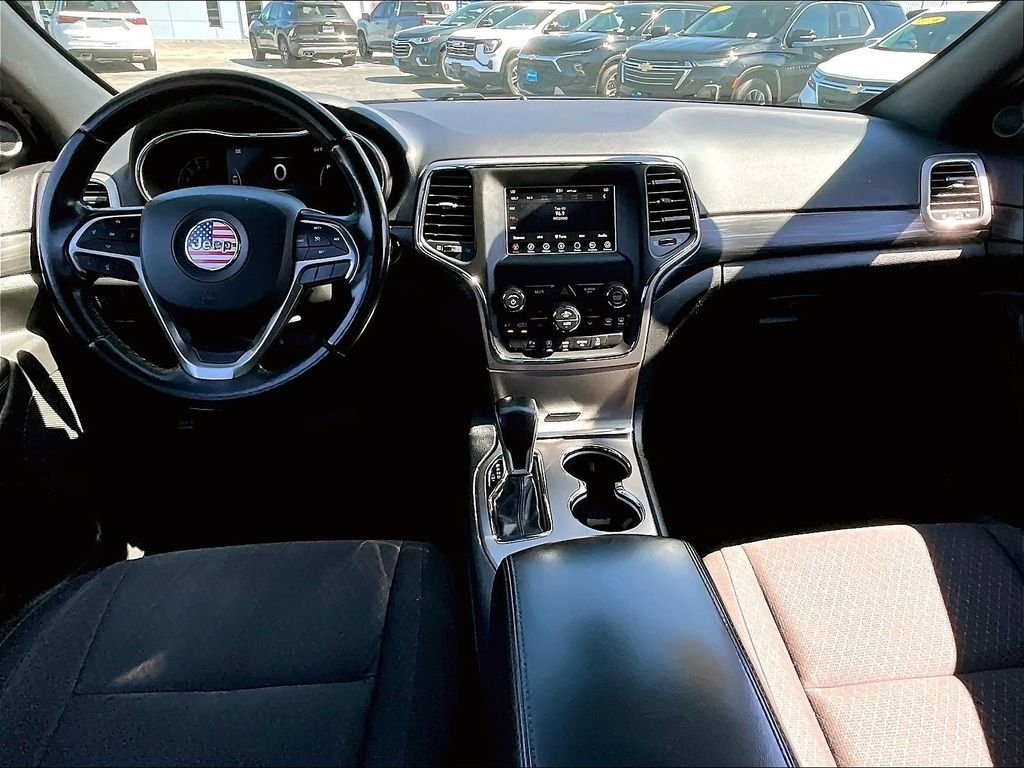 Used 2021 Jeep Grand Cherokee Laredo AWD/4WD image 21