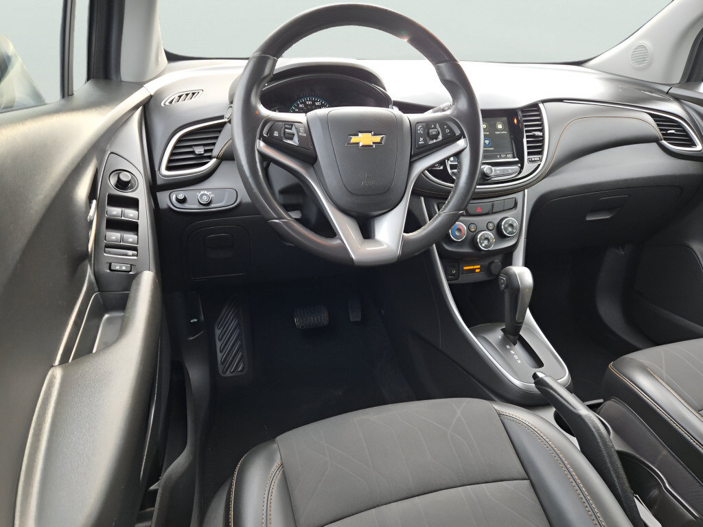 Certified 2019 Chevrolet Trax LT w/ LT Convenience Package FWD image 23