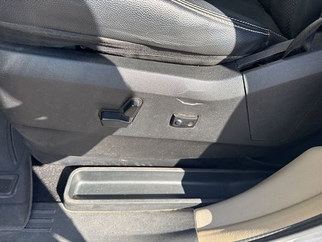 Used 2012 Chrysler Town & Country Touring-L w/ Entertainment Group #2 image 6