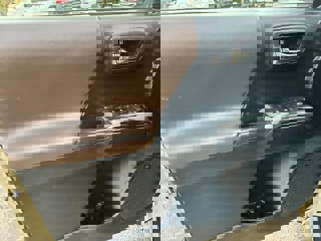 Used 2017 Toyota Tacoma Limited image 10