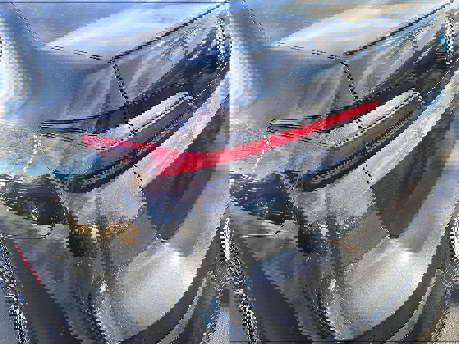 Used 2025 BMW 740i w/ Premium Package image 30