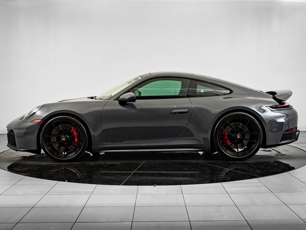 Certified 2025 Porsche 911 Carrera GTS image 2