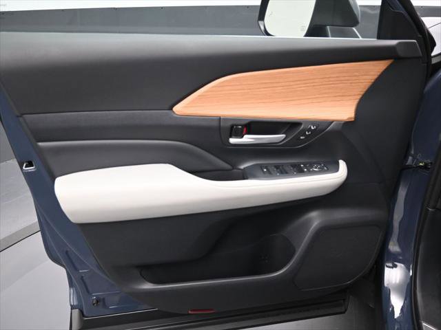 Certified 2024 Toyota Grand Highlander Platinum AWD/4WD image 13