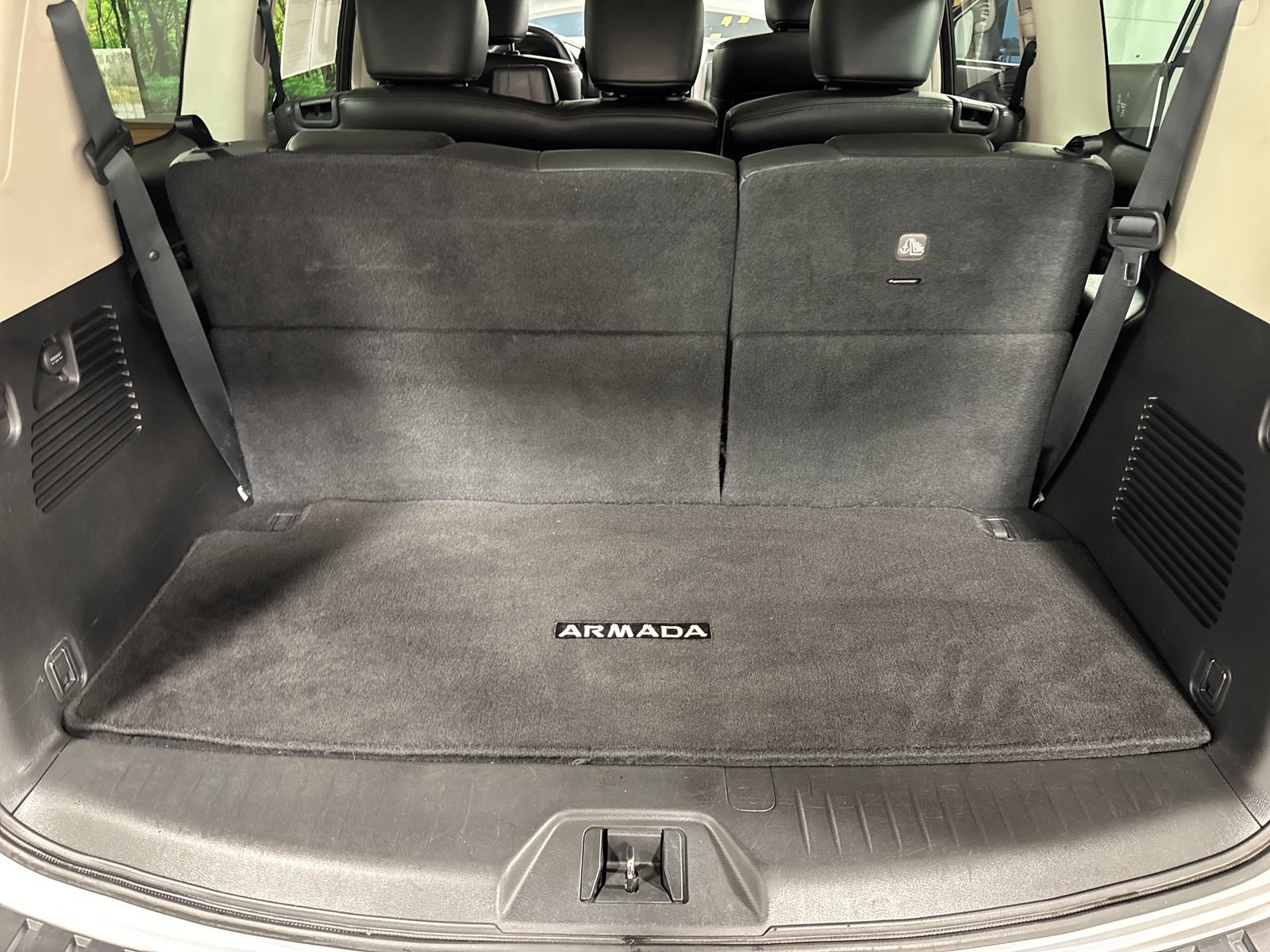 Used 2021 Nissan Armada SV AWD/4WD image 27
