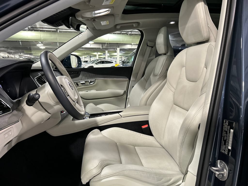 Certified 2025 Volvo XC90 T8 Ultra w/ Protection Package Premier AWD/4WD image 10