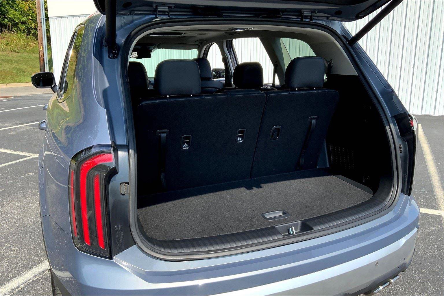 Used 2024 Kia Telluride EX w/ EX Captain's Chair Package image 28