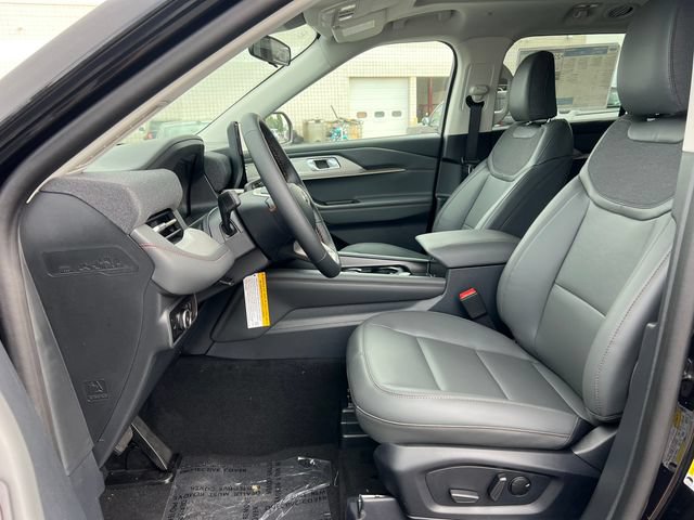 New 2026 Ford Explorer Active w/ Active Comfort Package AWD/4WD image 3