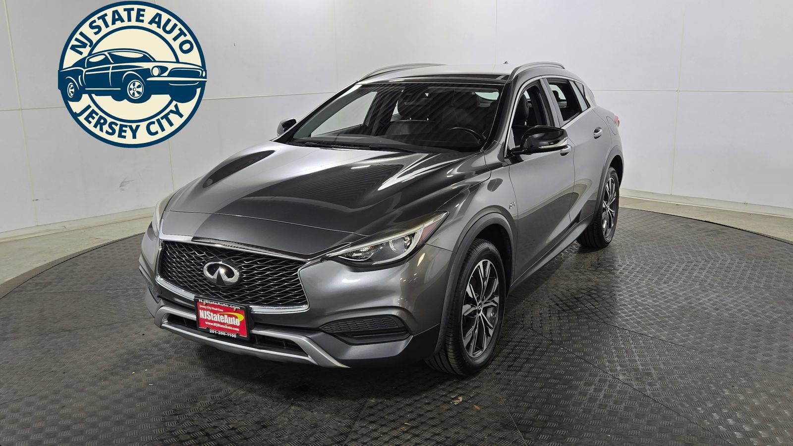 Used 2018 INFINITI QX30 AWD image 3