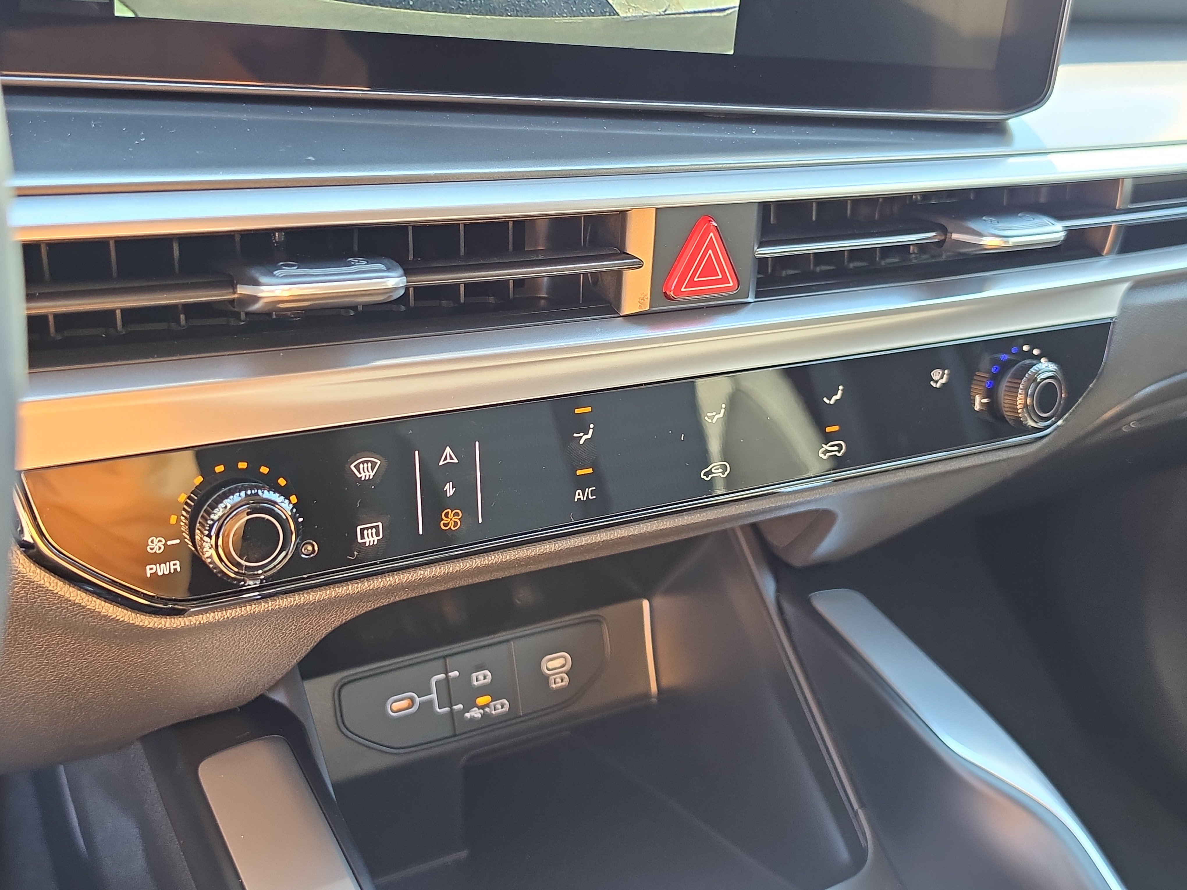 New 2026 Kia Sorento LX FWD image 25