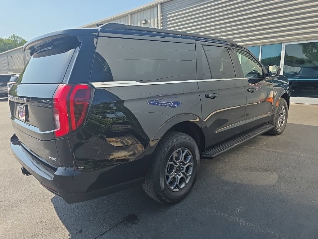 Used 2025 Ford Expedition Max Active AWD/4WD image 7