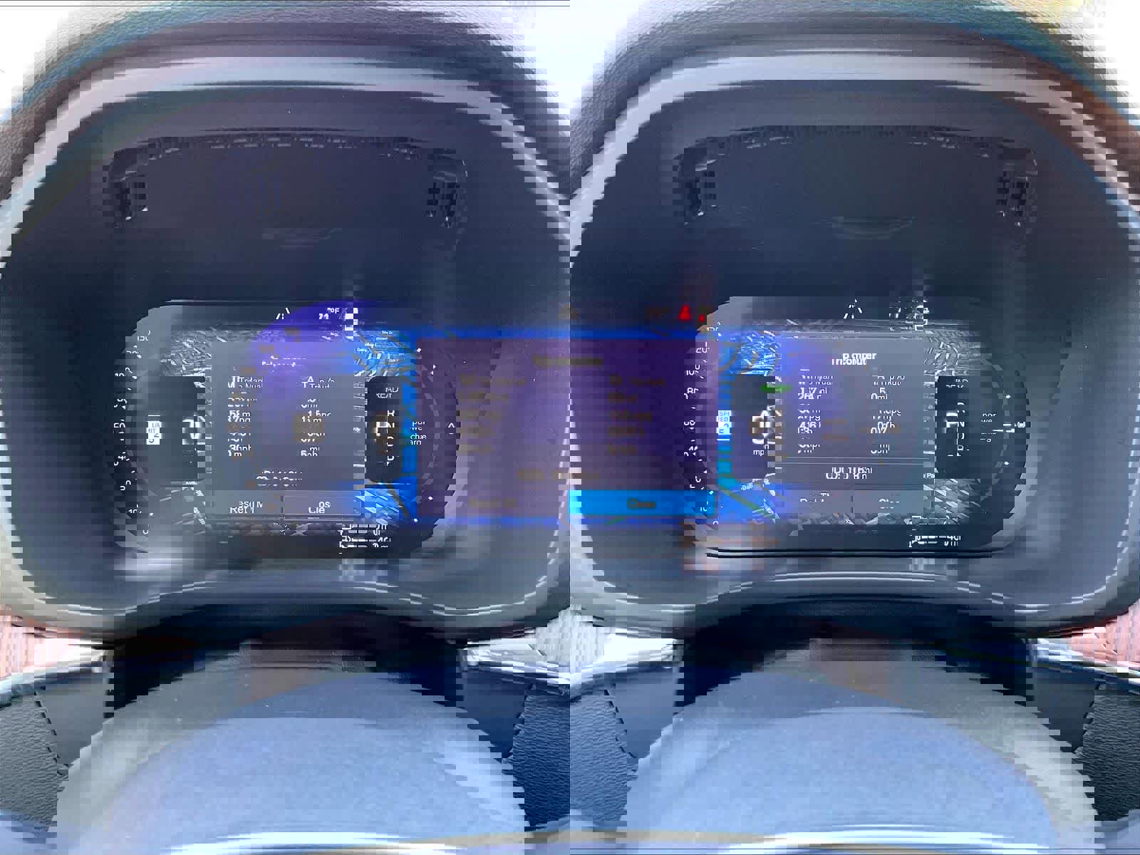 Used 2025 Volvo XC60 T8 Plus w/ Protection Package Premier image 20