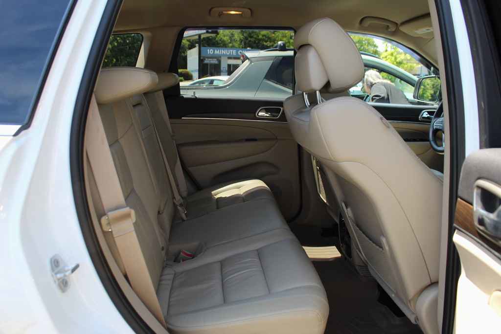 Used 2015 Jeep Grand Cherokee Limited AWD/4WD image 28