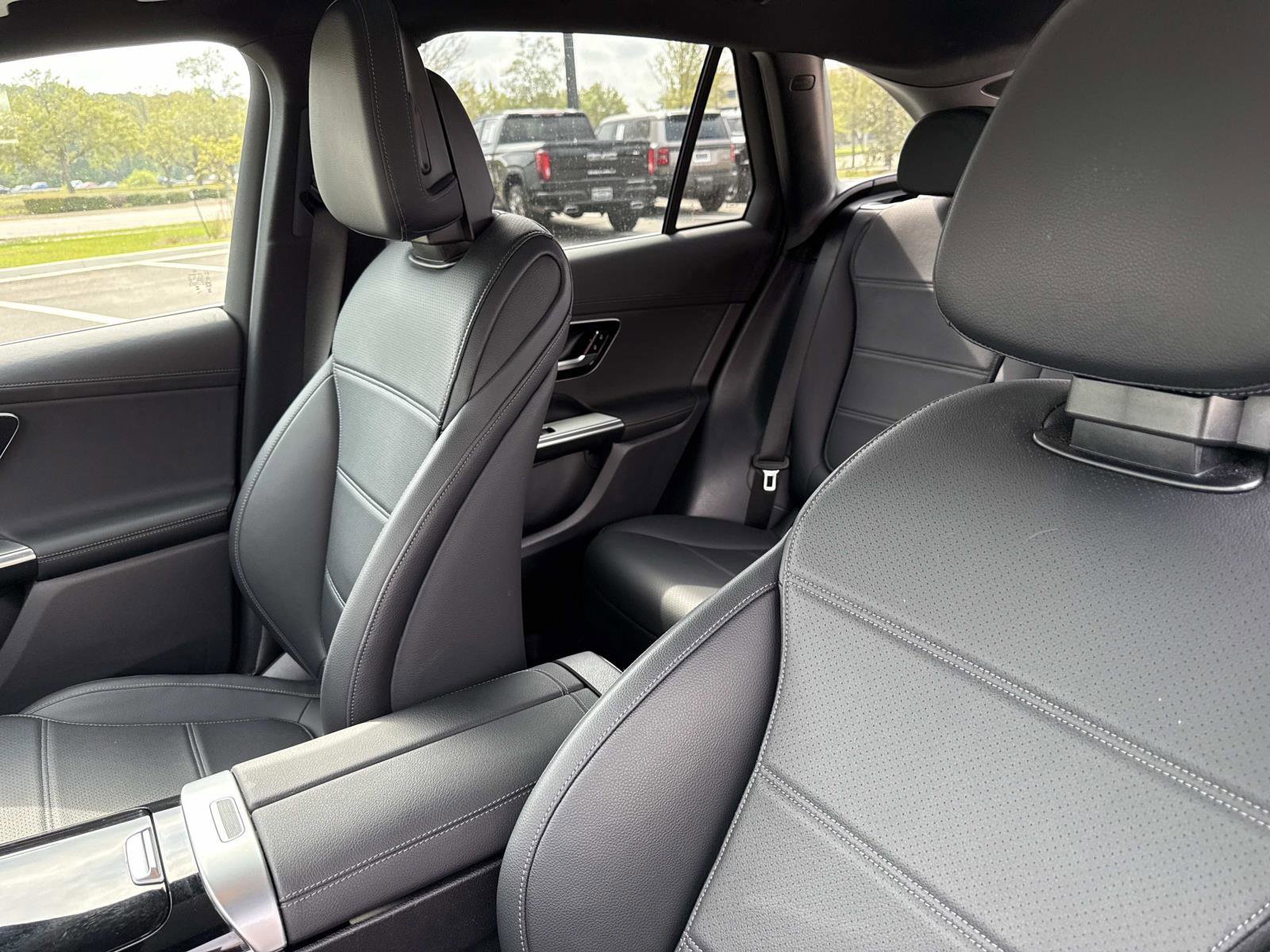 Used 2024 Mercedes-Benz GLC 300 image 22