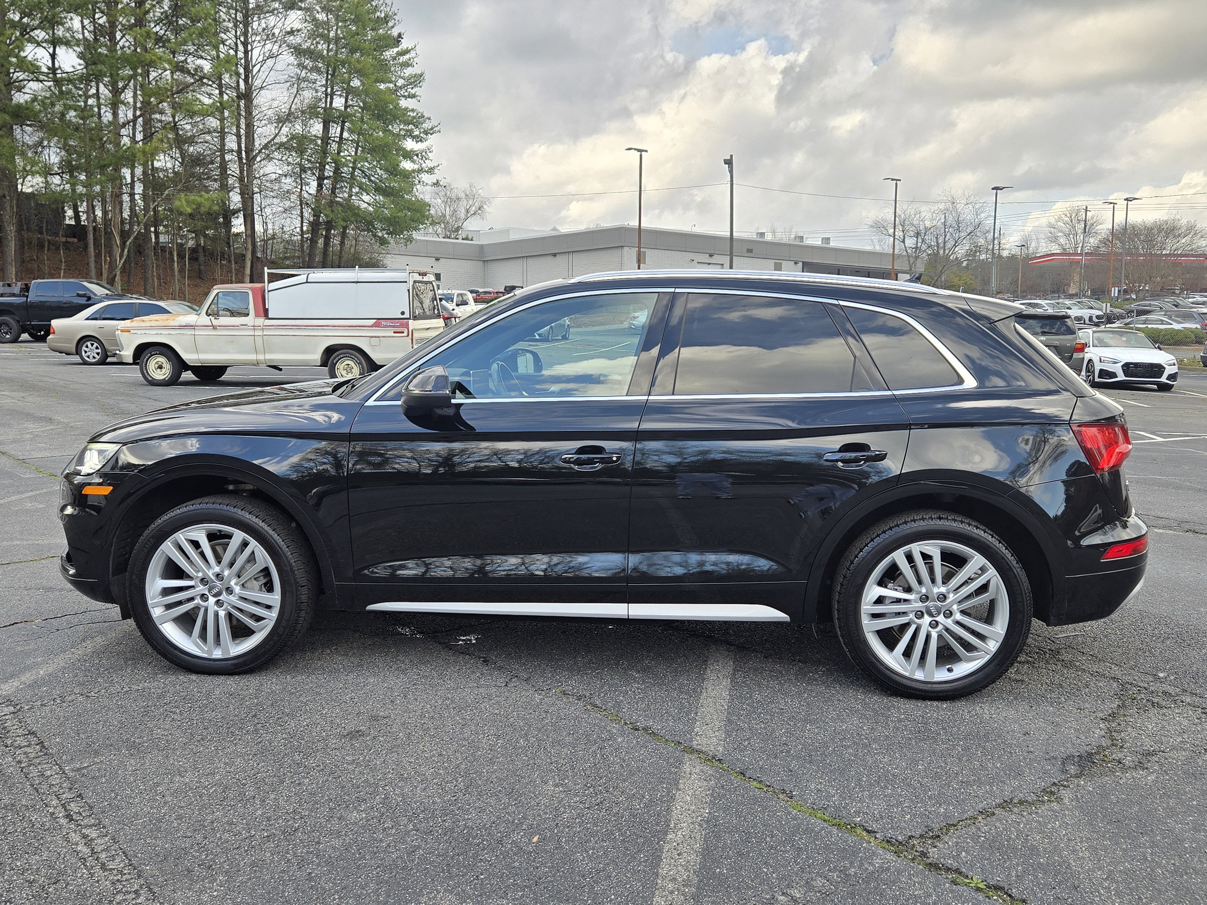 Used 2019 Audi Q5 2.0T Premium Plus image 2