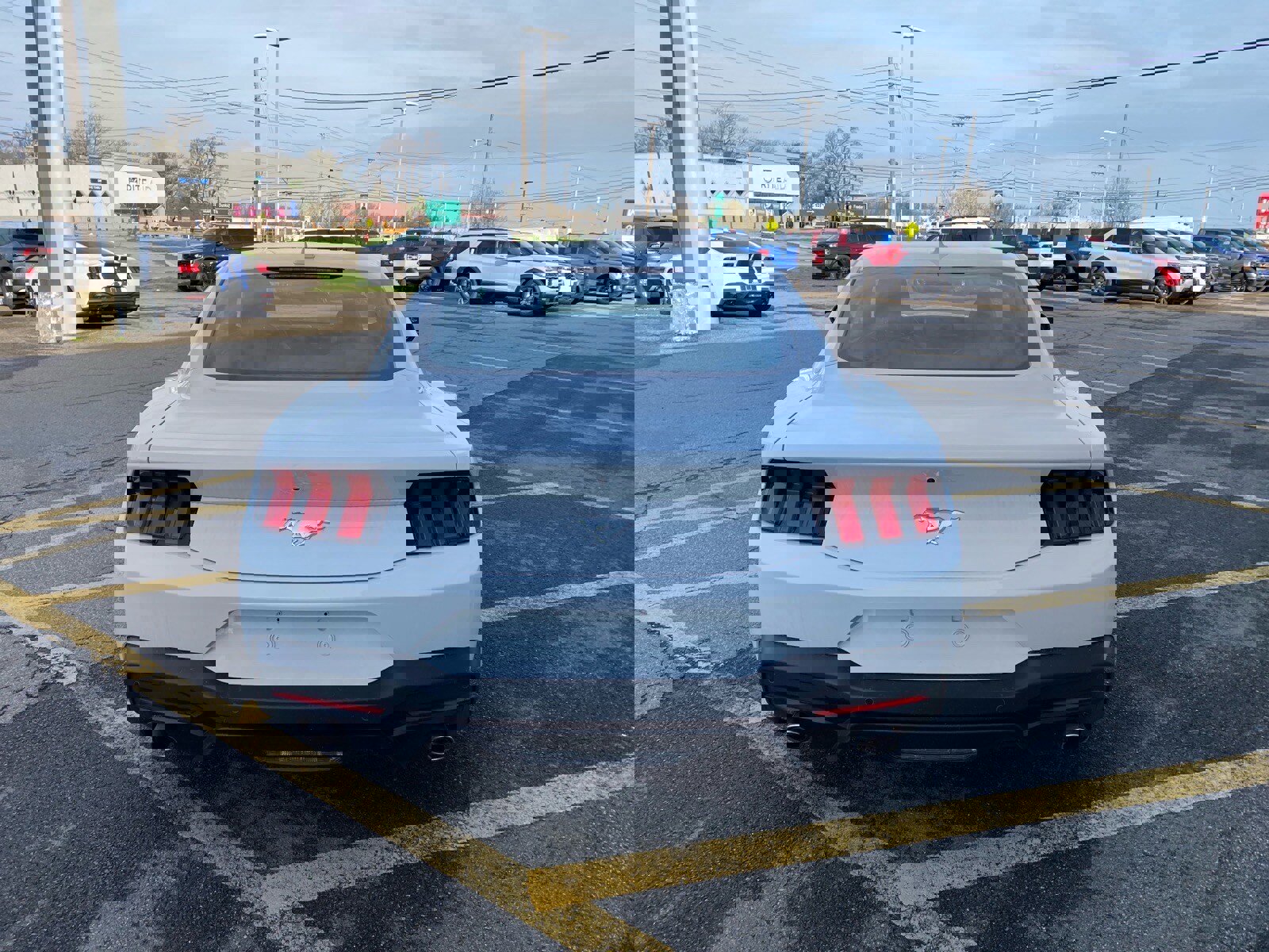 Used 2025 Ford Mustang Coupe image 4