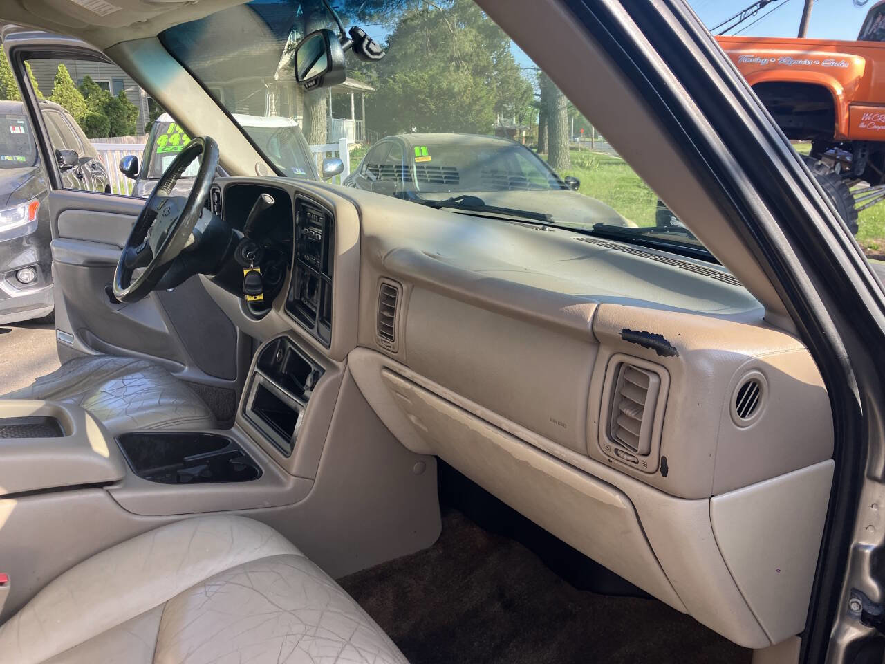 Used 2003 Chevrolet Suburban Z71 image 23