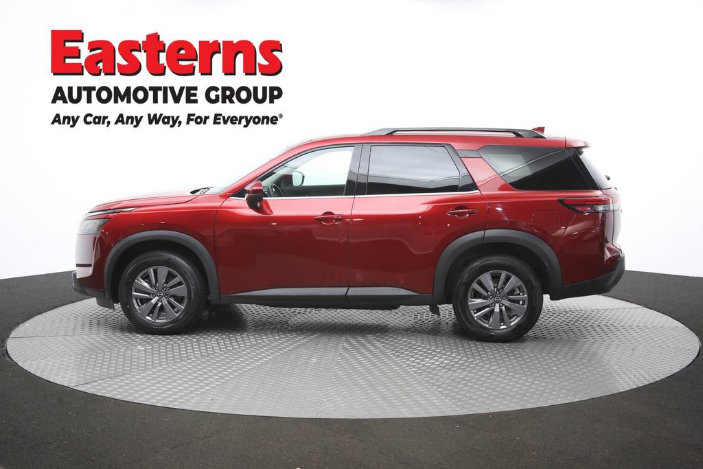 Used 2025 Nissan Pathfinder SV FWD image 60