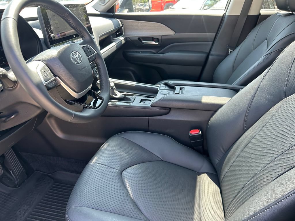 Certified 2025 Toyota Grand Highlander AWD Hybrid image 11