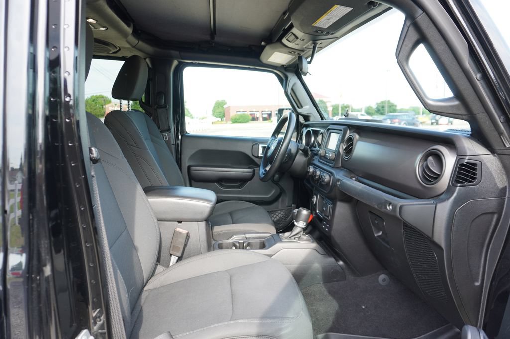 Used 2021 Jeep Gladiator Sport AWD/4WD image 9